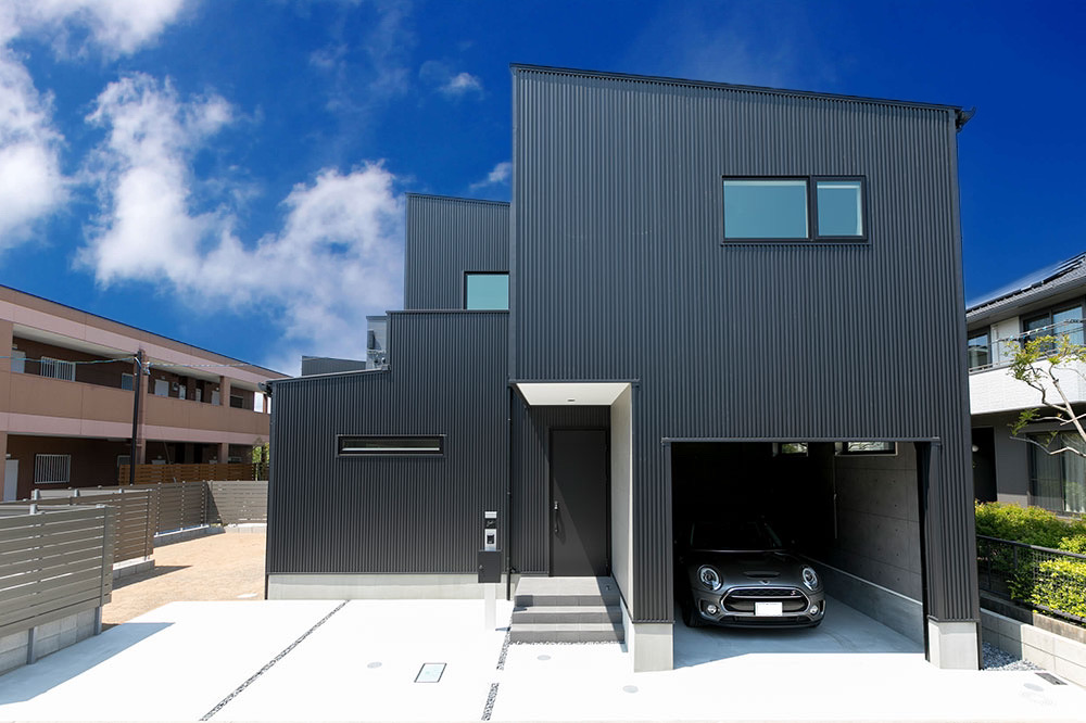 絶妙バランスの個性的空間が続く家