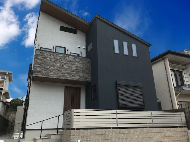 収納たっぷり！深みブラウンの効いた家