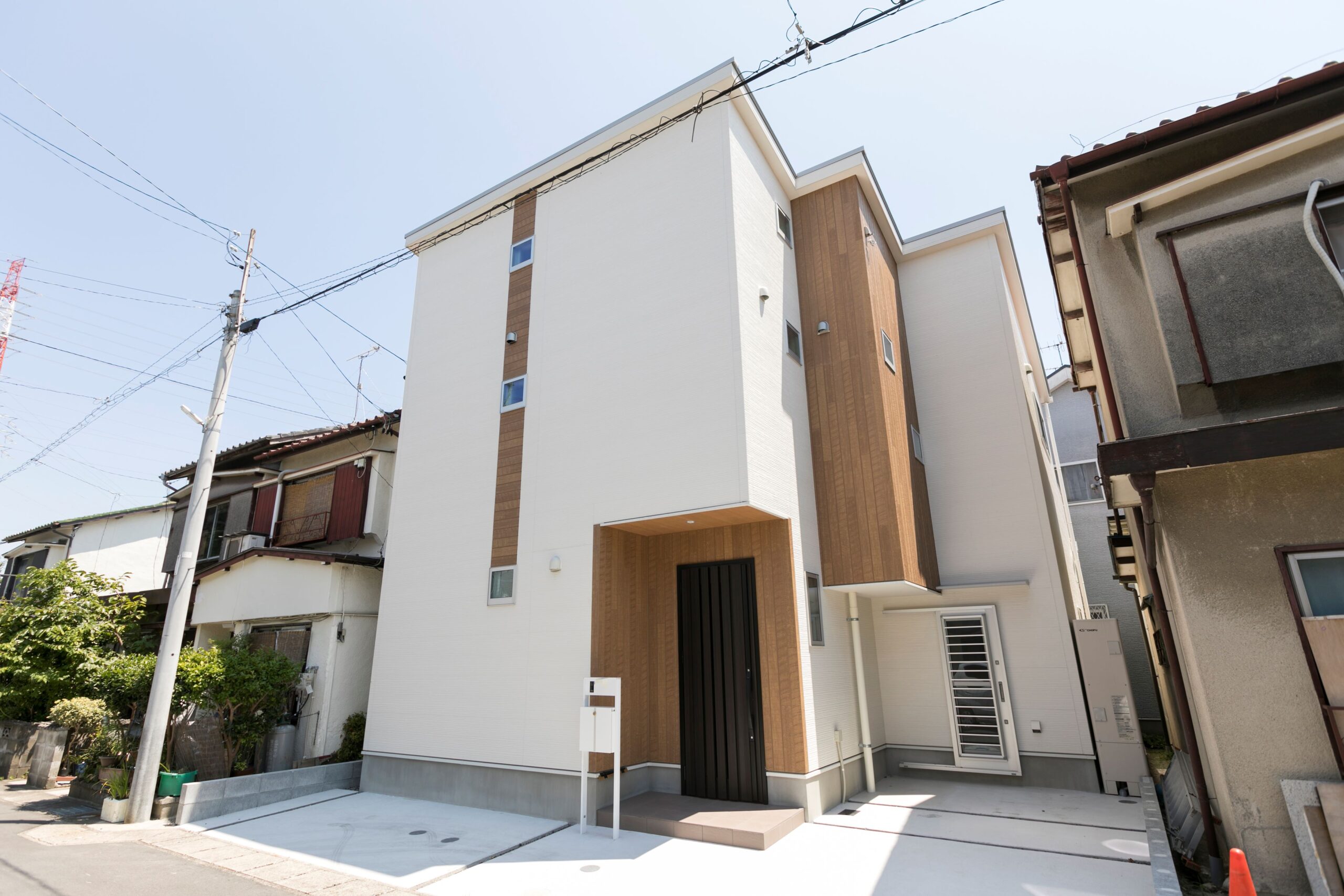 狭小立地のナチュラルモダンハウス