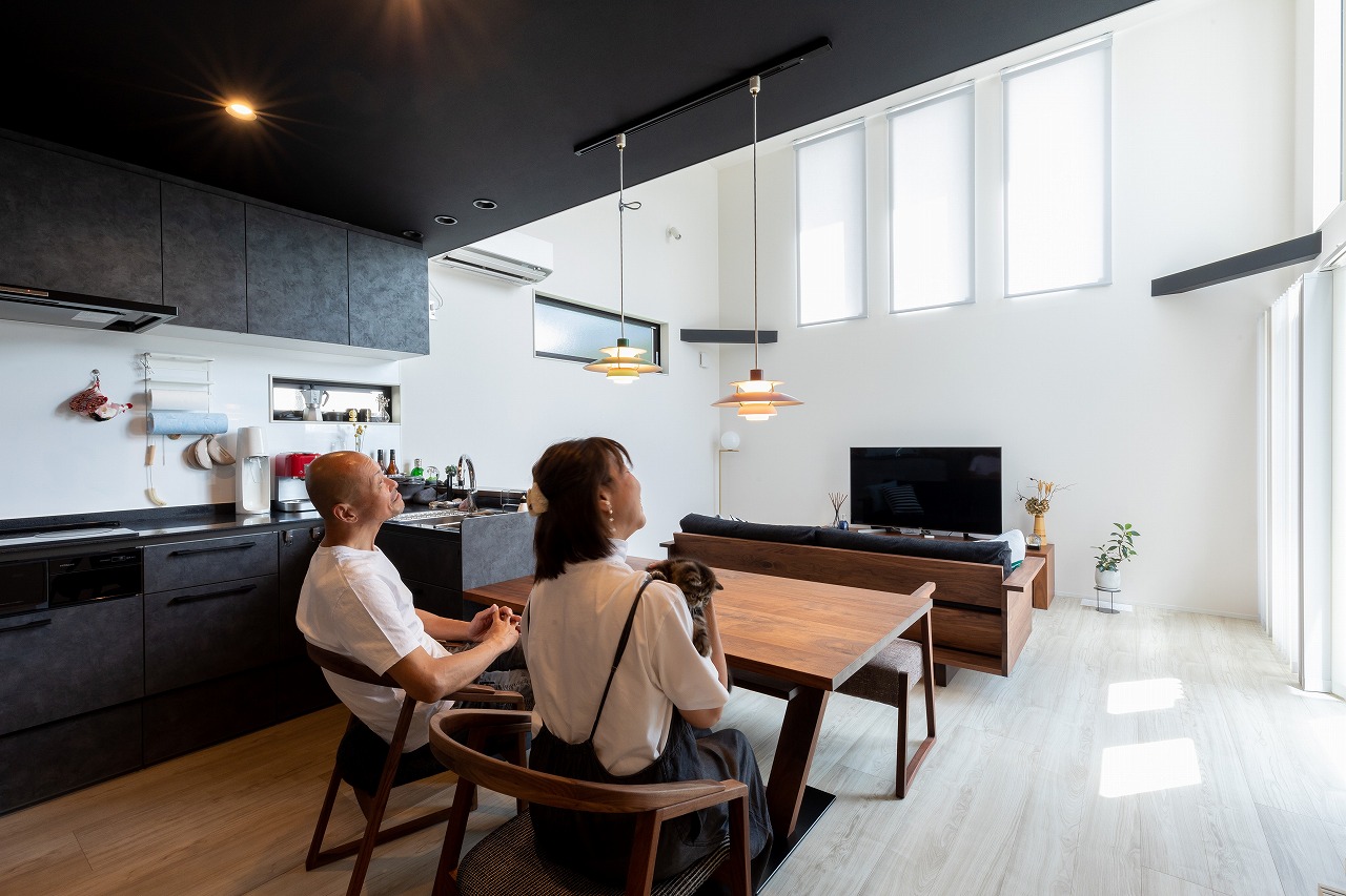 ふたりでず〜っと家に居られる、座って眺めているだけで楽しい家