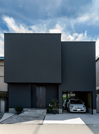 居心地と機能美が融合したガレージハウス