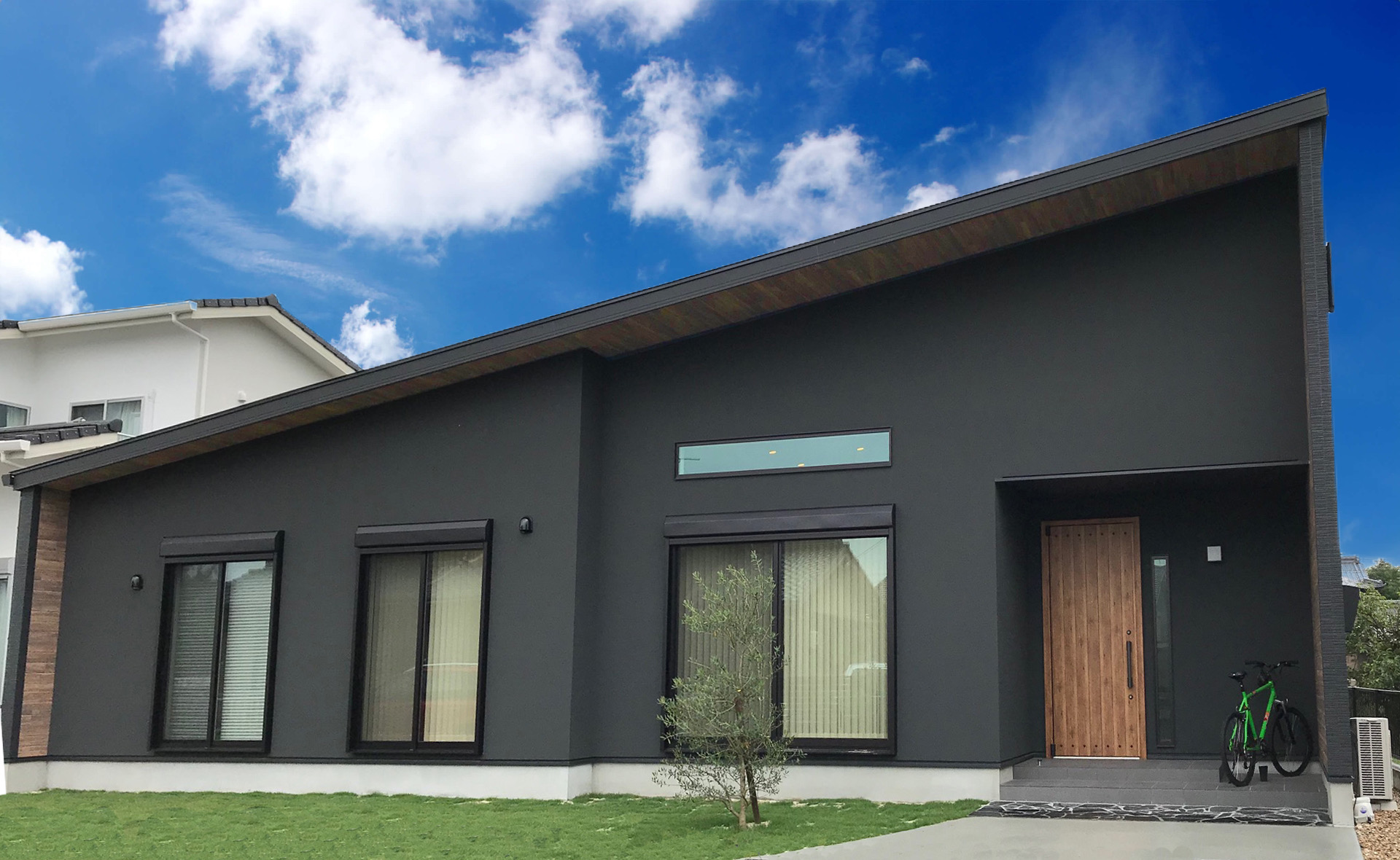 たっぷりの光が入る明るく解放感ある平屋