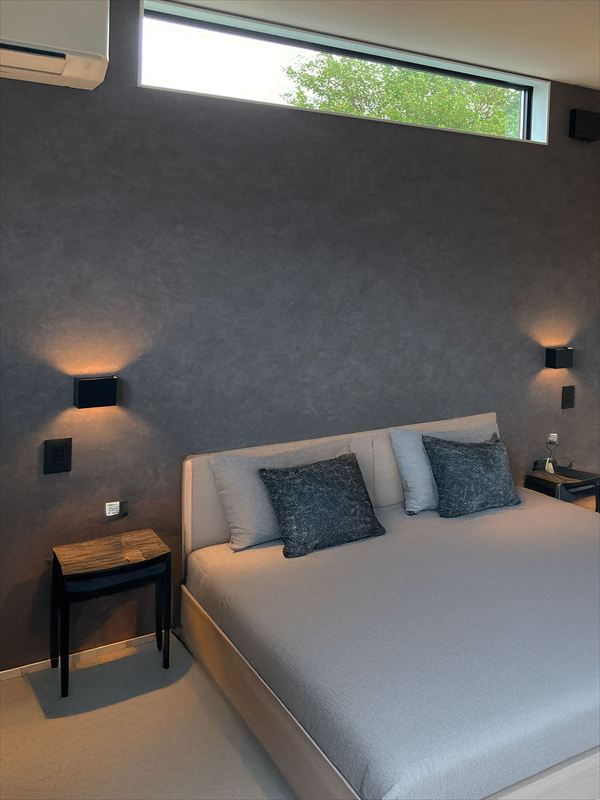 主寝室の間接照明・手元灯