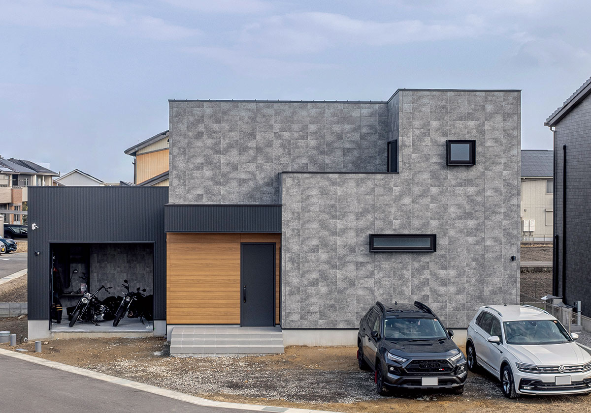 夫婦で楽しむバイクガレージ
