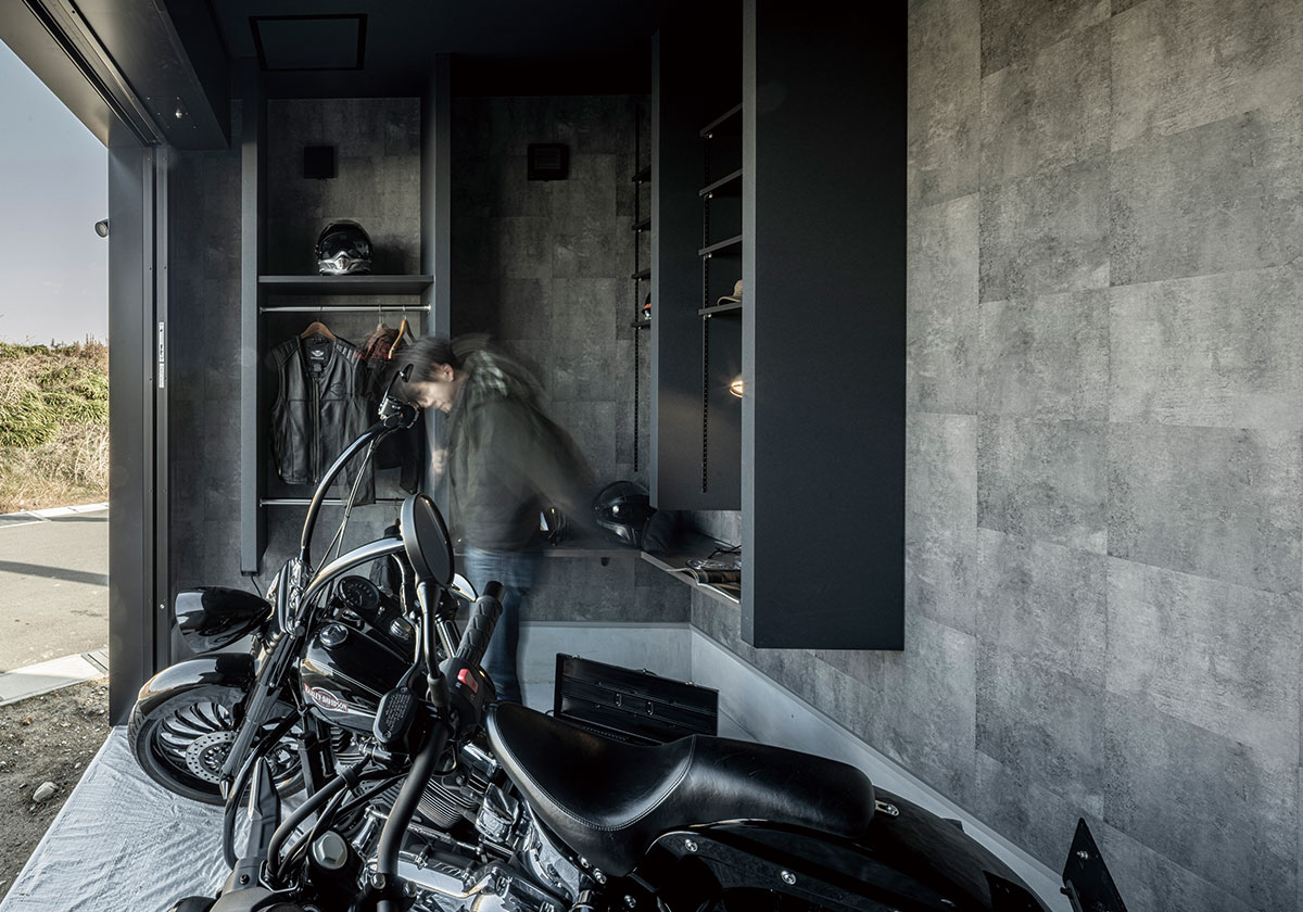 バイクガレージ